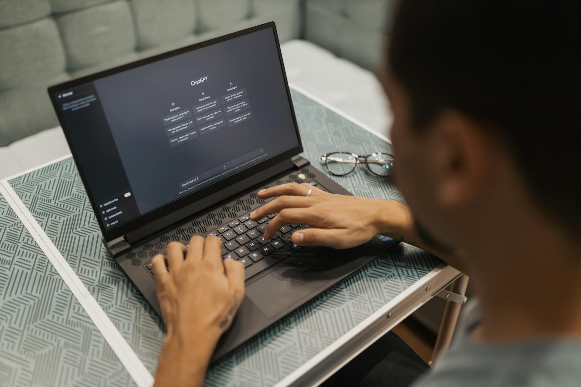 AI content tools: Værktøjer der gør content produktion hurtigere